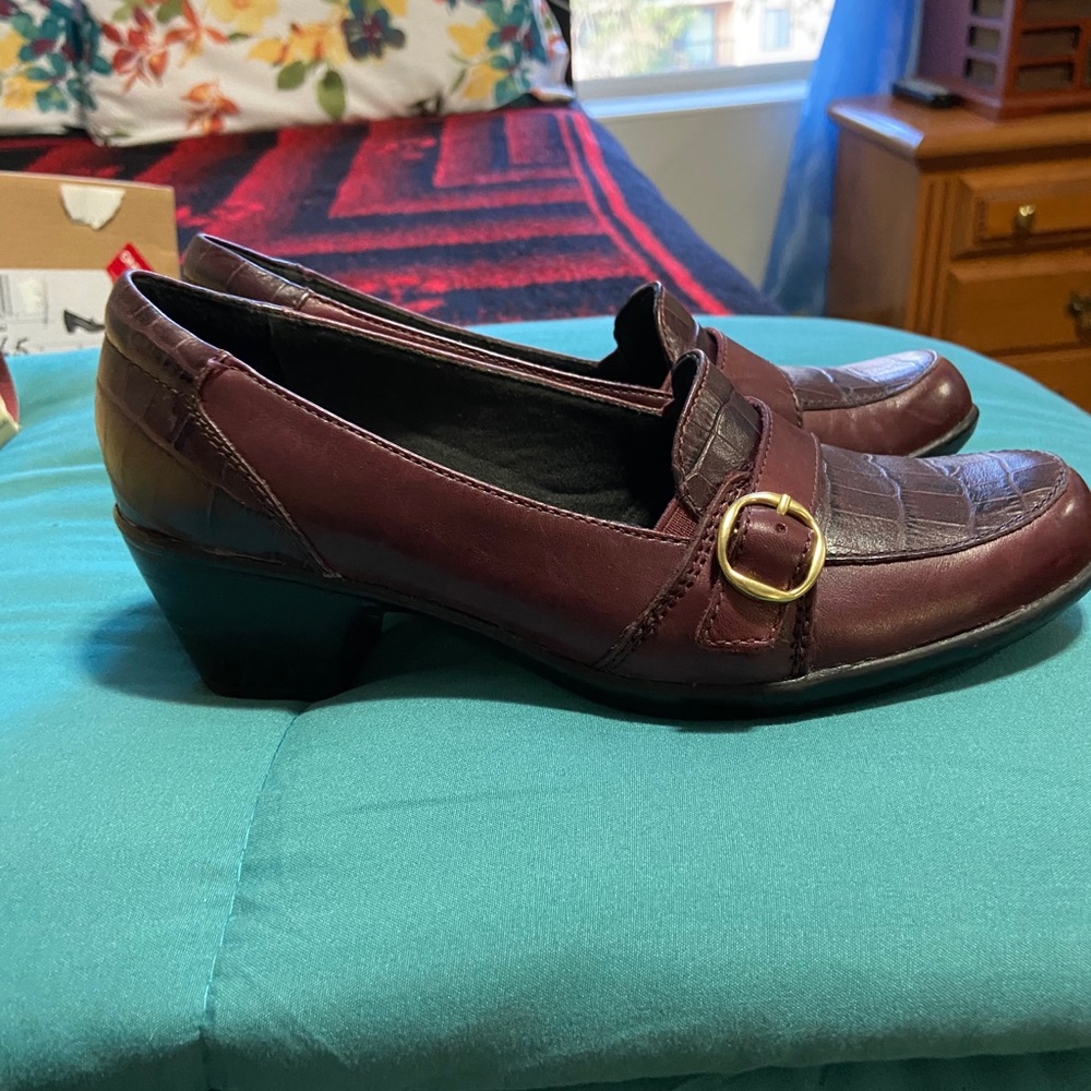 Clarks red heels